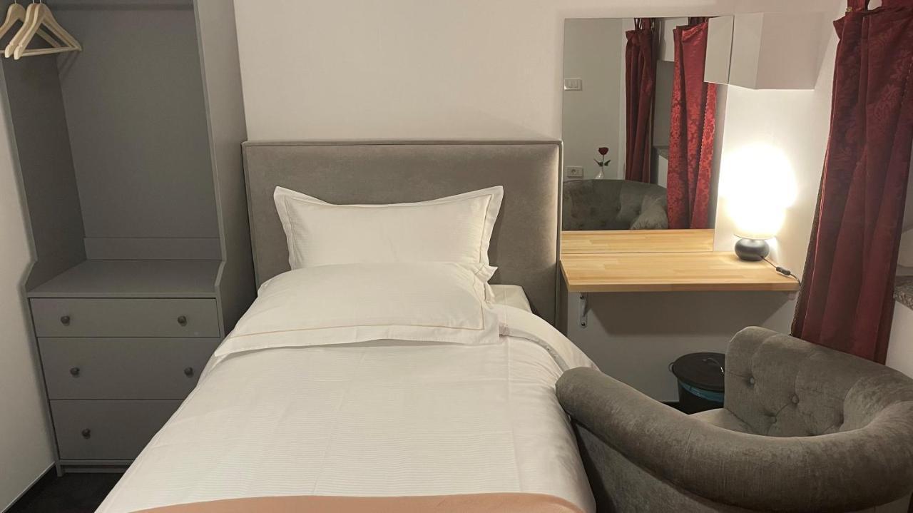 Madonca Rooms & Restaurant Nova Gorica Eksteriør bilde